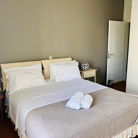 Kaliroon Seaside Apartment Kalamáta Buitenkant foto